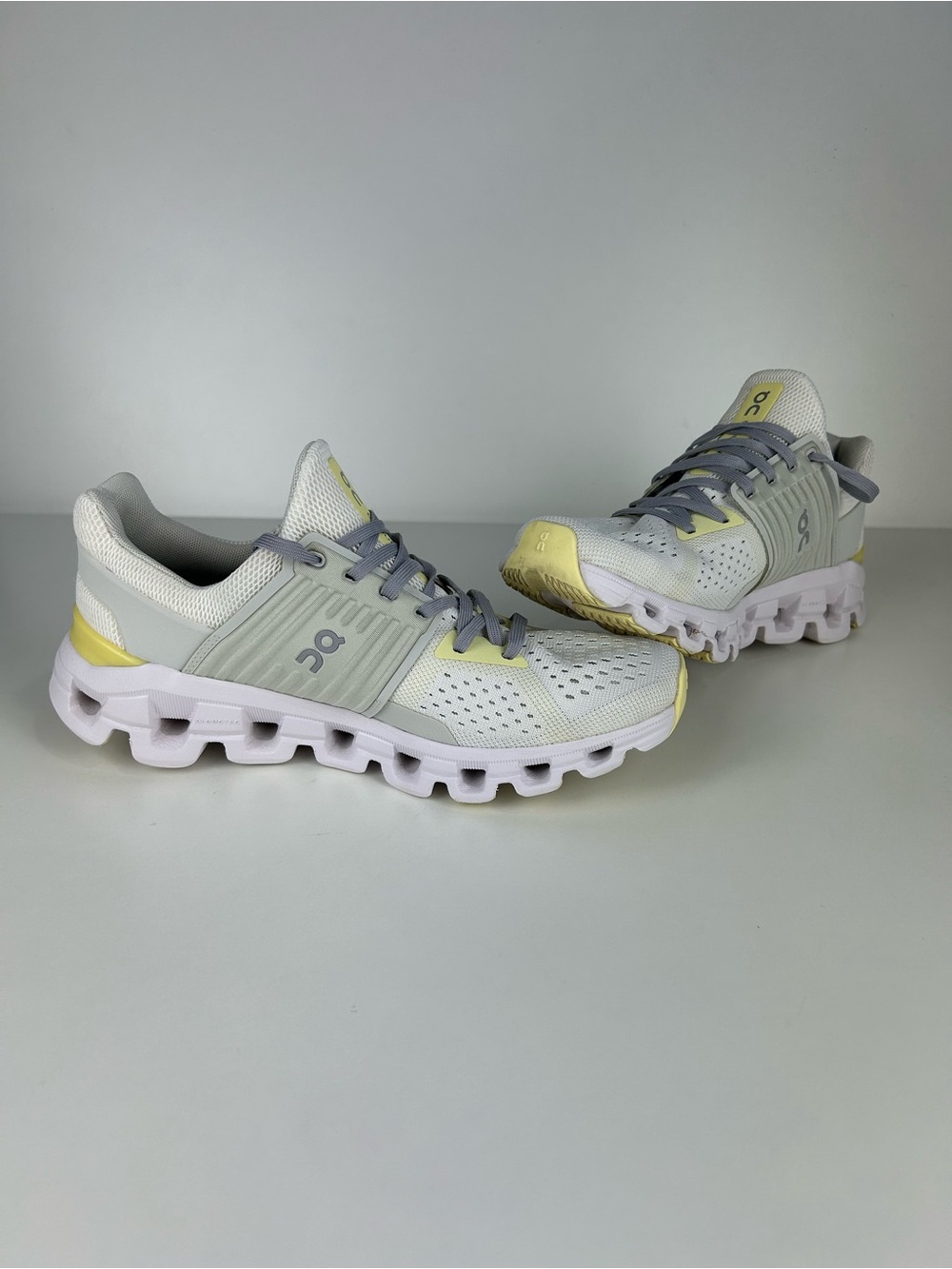 ON CLOUDSWIFT WHITE LIMELIGHT HELION WOMEN RUNNING WALKING SHOE SNEAKER 7.5